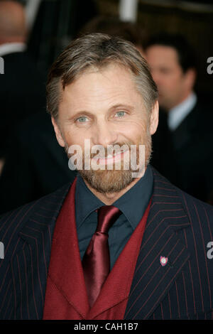 27. Januar 2008 - Los Angeles, Kalifornien, USA - Schauspieler VIGGO MORTENSEN Ankunft am 14. Annual Screen Actors Guild Awards im Shrine Auditorium in Los Angeles statt. (Bild Kredit: Stockfoto