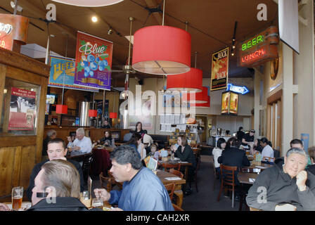 Buffalo Bill, Brauerei und Restaurant in Hayward, Kalifornien ist ein beliebter Ort für das Mittagessen. Foto auf Montag, 28. Januar 2008.  (Di-Nam Tonne/BANG Ost Bay) Stockfoto