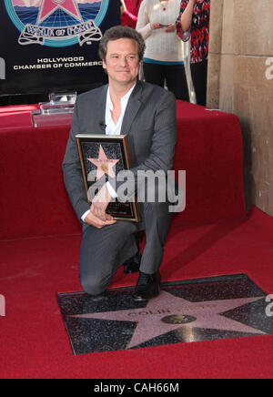 13. Januar 2011 - Hollywood, Kalifornien, USA - 13. Januar 2011 - Hollywoodwood, Kalifornien, USA - Schauspieler COLIN FIRTH bekommt Stern auf dem Walk of Fame. (Kredit-Bild: © Lisa O'Connor/ZUMAPRESS.com) Stockfoto