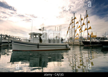 1. Januar 2008, San Diego, Ca. USA A Nortic Schlepper von Balena Bay Yacht Verkäufern eingegeben Marriott San Diego Marina für die für den 20. jährlichen San Diego Boat Show im Convention Center. Obligatorische Kredit. Foto von Don Kohlbauer San DIego Union Tribune. Zuma Press. Copyright 2008 San DIego Union T Stockfoto