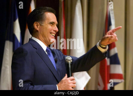 Republikanische Präsidenten hoffnungsvollen Mitt Romney spricht mit Mitarbeitern der Principal Financial Group in Des Moines, Iowa, Donnerstag, 3. Januar 2008. (Brian Bär / Sacramento Bee / MCT) Stockfoto