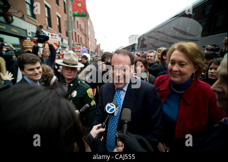 Concord, NH - 07.01.08 - Präsidentschafts-Kandidat Mike Huckabee kommt bei einer Kampagne Auftritt in The Gerste House in Concord, NH 7. Januar 2008.      (Foto von Gordon M. Grant / Zuma Press) Stockfoto