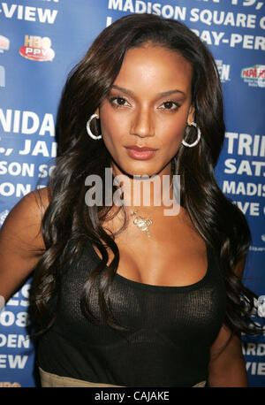 14. Januar 2008 - New York, NY, USA - Schauspielerin / Victorias Secret Model SELITA EBANKS startet "Woche kämpfen", anlässlich der bevorstehenden Boxkampf mit Roy Jones Jr. und Felix Trinidad auf einer Cocktailparty im Pop Burger am East 58th Street statt. (Kredit-Bild: © Nancy Kaszerman/ZUMA Press) Stockfoto