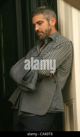 3. Oktober 2007 - New York, NY, USA - Schauspieler GEORGE CLOONEY am Set seines neuen Films "Brennen nach der Lektüre" befindet sich in Brooklyn.  (Kredit-Bild: © Nancy Kaszerman/ZUMA Press) Stockfoto