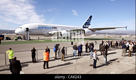 4. Oktober 2007 - San Francisco, CA, USA - der Airbus A380 landete am San Francisco International Airport Donnerstag, 4. Oktober 2007. (Kredit-Bild: © John Green/San Mateo County Times/ZUMA Press) Stockfoto