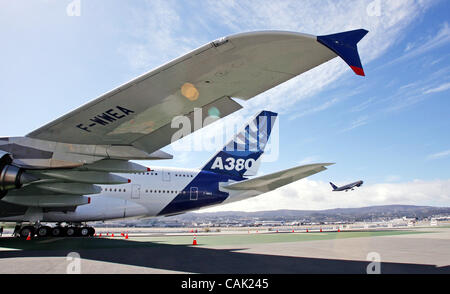 4. Oktober 2007 - San Francisco, CA, USA - der Airbus A380 landete am San Francisco International Airport Donnerstag, 4. Oktober 2007. (Kredit-Bild: © John Green/San Mateo County Times/ZUMA Press) Stockfoto