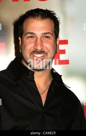 24. September 2007 - New York, New York, US - K54792ML. US-PREMIERE VON "MICHAEL CLAYTON". ZIEGFELD THEATER, NYC 24.09.2007.  -2007.JOEY FATONE (Kredit-Bild: © Mitchell Levy/Globe Photos/ZUMAPRESS.com) Stockfoto