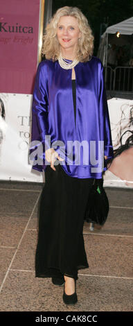 Sep 24, 2007 - New York, NY, USA - Schauspielerin BLYTHE DANNER kommt der "Lucia di Lammermoor" Metropolitan Opera Saison 2007-2008 Opening Night Gala gehalten Lincoln Center besuchen. (Kredit-Bild: © Nancy Kaszerman/ZUMA Press) Stockfoto