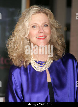 Sep 24, 2007 - New York, NY, USA - Schauspielerin BLYTHE DANNER kommt der "Lucia di Lammermoor" Metropolitan Opera Saison 2007-2008 Opening Night Gala gehalten Lincoln Center besuchen. (Kredit-Bild: © Nancy Kaszerman/ZUMA Press) Stockfoto