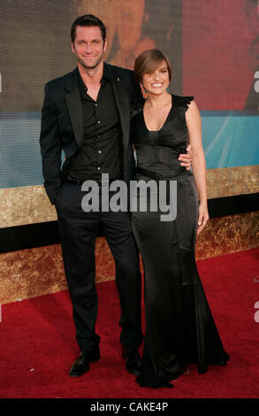 Sep 16, 2007 - Los Angeles, CA, USA - EMMYS 2007: MARISKA HARGITAY und Ehemann PETER HERMANN Ankunft auf der 59. Annual Primetime Emmy Awards im Shrine Auditorium in Los Angeles statt. (Kredit-Bild: © Lisa O'Connor/ZUMA Press) Stockfoto