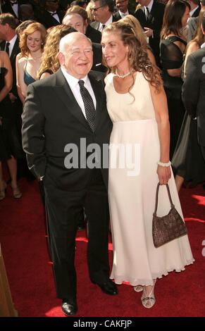 Sep 16, 2007; Hollywood, Kalifornien, USA;  Schauspieler EDWARD ASNER bei der 59. Emmy Awards Helld im Shrine Auditorium. Obligatorische Credit: Foto von Paul Fenton/ZUMA Press. (©) Copyright 2007 von Paul Fenton Stockfoto