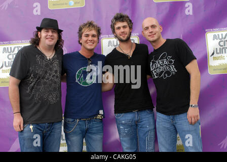 Sept. 16, 2007-Austin, TX; USA, Musiker THE ELI YOUNG BAND hinter der Bühne, bevor sie live am 2007 Austin City Limits Music Festival auftreten, die im Zilker Park befindet sich in Austin stattfand. Copyright 2007 Jason Moore. Obligatorische Credit: Jason Moore Stockfoto