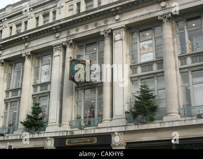 Sep 18, 2007 - Dublin, Irland - Clery berühmten Kaufhaus O' Connell Street in Dublin, Irland. Dublin ist die Hauptstadt und größte Stadt in Irland. Es ist eine wirtschaftliche, administrative und kulturelle Zentrum der irischen Insel und hat eine der am schnellsten wachsende Bevölkerung von jeder europäischen c Stockfoto