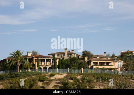 Sep 03, 2007 - Newport Coast, CA, USA - gelegen zwischen Newport Beach und Laguna Beach entlang der kalifornischen Küste, Pelican Hill in Newport Coast ist die Premiere Resort-Stil für die wohlhabenden Uber Leben.  Im Bild: Villa Immobilien Häuser im Pelican Hill. (Kredit-Bild: © Camilla Zenz/ZUMA Press) Stockfoto