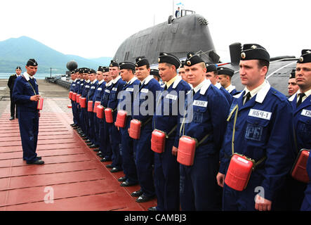 5. September 2007, Wiljutschinsk, Kamtschatka, Russland. Der russische Präsident Vladimir Putin (nicht abgebildet) Rybachiy russischen Atom u-Boot-Basis auf Kamtschatka (Russisch Fernost) zu besuchen. "Magadan" und Petropawlowsk-Kamtschatski "u-Boote-Crew-Mitglieder sind bereit, russischen Präsidenten zu treffen. In den späten 1980er Jahren, R Stockfoto