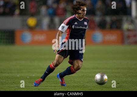 31. März 2012 - Carson, Kalifornien, USA - New England Revolution Verteidiger Kevin Alston #30 während der Major League Soccer-Spiel zwischen den New England Revolution und die Los Angeles Galaxy im Home Depot Center. Die Revolution ging auf die Galaxie mit einem Endstand von 3: 1 besiegen. (Kredit-Bild: © Stockfoto