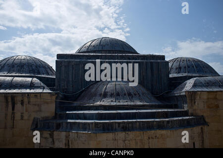 Das Dach von der Church of All Nations angrenzend an den Garten Getsemani. Stockfoto