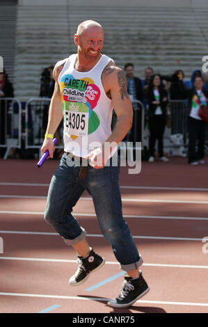 London, UK, 01/04/2012: Gareth Thomas am des Gold Olympia Stadion Challenge statt im Olympia-Park in Stratford im Lon Stockfoto