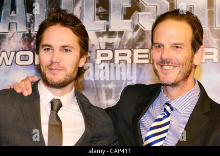 Taylor Kitsch und Peter Burg, 3. April 2012: TOKYO, JAPAN - der "Battleship" Japan-Premiere am ersten internationalen Yoyogi Gymnasium besucht am 3. April 2012 in Tokio, Japan. Stockfoto