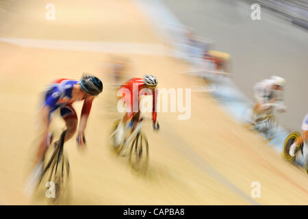 5. April 2012 - Melbourne, Victoria, Australien - Fahrer treten im Omnium Punktefahren am 2. Tag 2012 UCI Track Cycling World Championships in Hisense Arena. (Bild Kredit: Sydney Low/ZUMAPRESS.com ©) Stockfoto