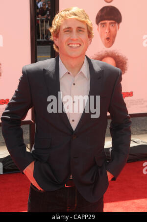 7. April 2012 - Los Angeles, Kalifornien, USA - Kirby Heybourne Teilnahme an der Los Angeles Premiere von "The Three Stooges'' im Grauman es Chinese Theatre in Hollywood, Kalifornien am 07.04.2012 statt. 2012 (Kredit-Bild: © D. Long/Globe Photos/ZUMAPRESS.com) Stockfoto