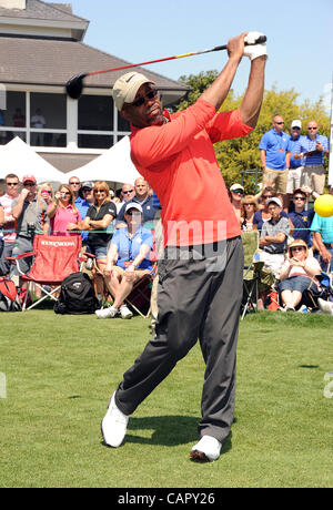 9. April 2012 - Myrtle Beach, South Carolina; USA - Musiker DARIUS RUCKER beteiligt sich die 18. jährliche Montag nach The Celebrity pro-am Golf Masters, die im Barefoot Landing Golf Resort liegt in Myrtle Beach stattfand.  Copyright 2012 Jason Moore. (Kredit-Bild: © Jason Moore / Stockfoto