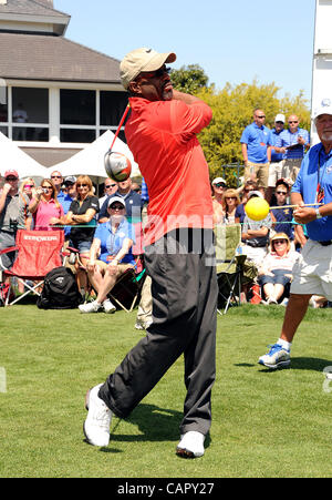 9. April 2012 - Myrtle Beach, South Carolina; USA - Musiker DARIUS RUCKER beteiligt sich die 18. jährliche Montag nach The Celebrity pro-am Golf Masters, die im Barefoot Landing Golf Resort liegt in Myrtle Beach stattfand.  Copyright 2012 Jason Moore. (Kredit-Bild: © Jason Moore / Stockfoto