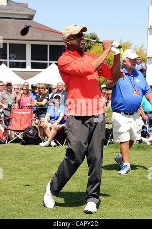 9. April 2012 - Myrtle Beach, South Carolina; USA - Musiker DARIUS RUCKER beteiligt sich die 18. jährliche Montag nach The Celebrity pro-am Golf Masters, die im Barefoot Landing Golf Resort liegt in Myrtle Beach stattfand.  Copyright 2012 Jason Moore. (Kredit-Bild: © Jason Moore / Stockfoto