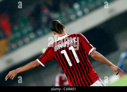 Zlatan Ibrahimovi (Mailand), 10. April 2012 - Fußball / Fußball: italienische "Serie A" match zwischen AC Chievo Verona 0-1 AC Milan im Stadio Marc'Antonio Bentegodi in Verona, Italien. (Foto: AFLO) Stockfoto