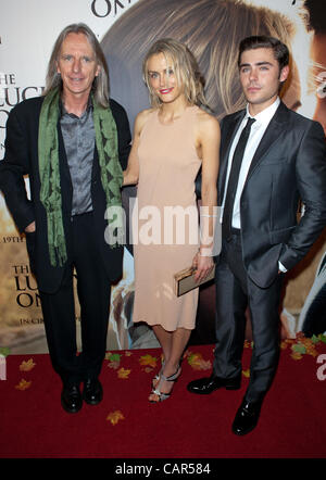 Scott Hicks, Taylor Schilling und Zac Efron auf der Melbourne-Premiere von The Lucky One, 11. April 2012. Stockfoto