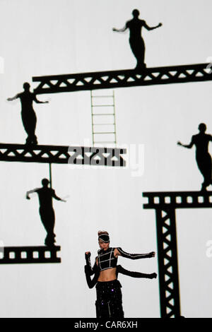 10. April 2012 führt - Orillia, Kanada - Hong Kong Cantopop-Sänger Joey Yung im Casino Rama während ihrer Konzerttournee Nummer 6.  (JKP/N8N) Stockfoto