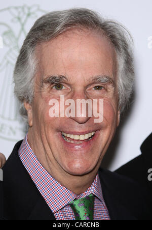 HENRY WINKLER FRAUENGILDE EHRT SARAH BROWN MIT DER FRAU DES 21. JAHRHUNDERTS AWARD BEVERLY HILLS LOS ANGELES KALIFORNIEN Stockfoto