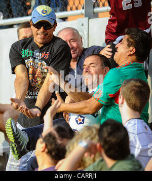 15. April 2012 - San Antonio, TX, USA - während das erste Heimspiel der San Antonio Scorpions-Fußball-Nationalmannschaft. der North American Soccer League. Das Team ist im Besitz von Unternehmer Gordon Hartman und Erlöse aus dem Team profitieren Morgans Wunderland, ein Ultra-zugängliche Park für Menschen aller ein Stockfoto