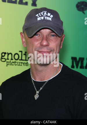 KENNY CHESNEY MARLEY. LOS ANGELES PREMIERE HOLLYWOOD LOS ANGELES Kalifornien USA 17. April 2012 Stockfoto