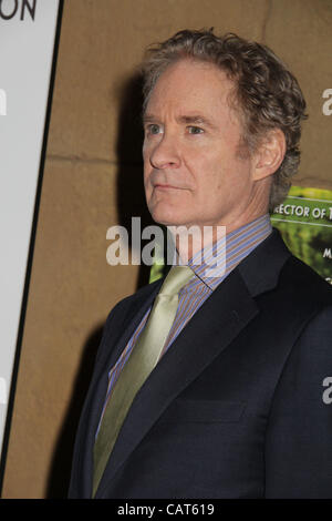 17. April 2012 - Hollywood, Kalifornien, US - I15502CHW.'' Darling Companion'' Los Angeles Premiere. Egyptian Theatre, Hollywood, CA.04/17/2012.KEVIN KLINE. 2012 (Kredit-Bild: © Clinton Wallace/Globe Photos/ZUMAPRESS.com) Stockfoto