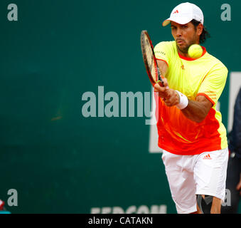 19.04.2012 Monte Carlo, Monaco. Fernando Verdasco (ESP) in Aktion gegen Jo-Wilfried Tsonga (FRA) in der 3. Runde des 2012 Monte-Carlo Rolex Masters Tennis gespielt im Carlo Country Club, Monaco. Stockfoto