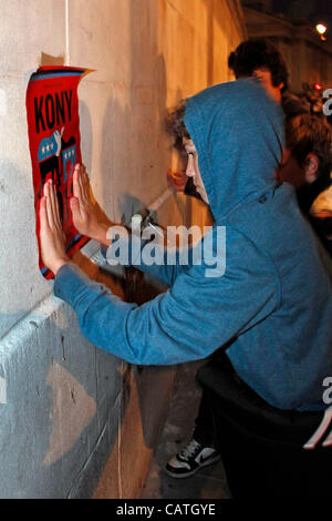 Kony 2012 Cover Night Kampagne, Trafalgar Square, London, UK. Stockfoto