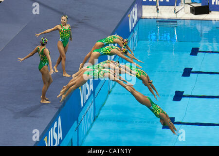 Japan-Team, Yumi ADACHI, Aika HAKOYAMA, Mayo ITOYAMA, Chisa KOBAYASHI, Risako MITSUI, Mai NAKAMURA, Mariko SAKAI, Kurumi YOSHIDA, FINA Olympischen Spiele synchronisiert schwimmen Qualifikation, 21 Apr 12, Aquatics Centre, Olympiapark, London, UK. Stockfoto