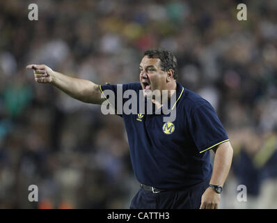 10. September 2011 Trainer - Ann Arbor, Michigan, USA - Michigan-Kopf Brady Hoke.  Die Notre Dame Fighting Irish verlor die Michigan Wolverines in den letzten Minuten des Spiels.  Foto: Aaron Suozzi (Kredit-Bild: © Aaron Souzzi/ZUMAPRESS.com) Stockfoto