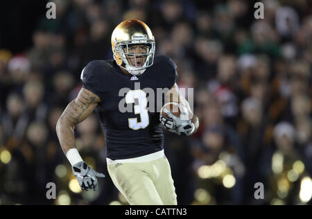 19. November 2011 - South Bend, Indiana, USA - Notre Dame Fighting Irish Wide Receiver Michael Floyd (3). Notre Dame war in der Lage, einen späten Lauf vom Boston College zu halten.  Das Endergebnis war 16-14, Notre Dame recored 8-3 mit einem Spiel gegen Stanford zu bringen.  Foto: Aaron Suozzi (Bild Kredit: Stockfoto