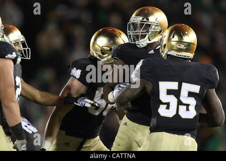 19. November 2011 - South Bend, Indiana, USA - Notre Dame konnte eine späte Ausführung vom Boston College halten.  Das Endergebnis war 16-14, Notre Dame recored 8-3 mit einem Spiel gegen Stanford zu bringen.  Foto: Aaron Suozzi (Kredit-Bild: © Aaron Souzzi/ZUMAPRESS.com) Stockfoto