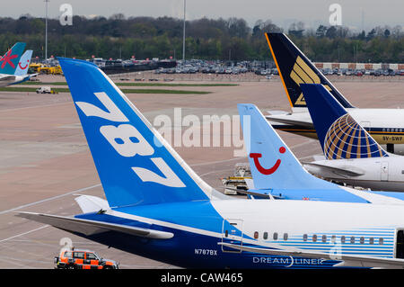 Manchester, 24.04.2012 - Boeing 787 Dreamliner am Stand Manchester Flughafen während seiner ersten "World Tour" Stockfoto