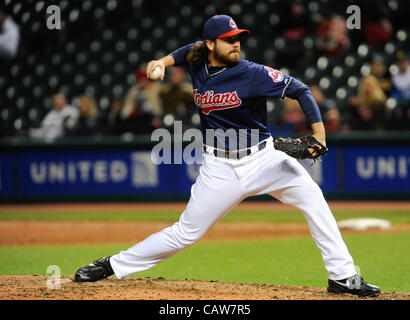 CLEVELAND, Ohio USA - 24 APRIL: Cleveland Indians Entlastung Krug Chris Perez (54) Stellplätze während der neunten Inning auf Progressive Field in Cleveland, Ohio, USA auf Dienstag, 24. April 2012. Stockfoto