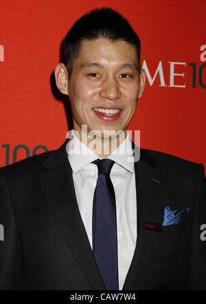 24. April 2012 kommt - New York, New York, USA - Jeremy Lin für die Time 100 Gala in Frederick P. Rose Hall im Lincoln Center in New York am 24. April 2012. (Kredit-Bild: © Sharon Neetles/Globe Photos/ZUMAPRESS.com) Stockfoto