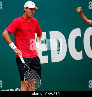 20. April 2012 - Monaco, Montecarlo - 20.04.2012 Monte Carlo, Monaco. THOMAS BERYCH (CZE) in Aktion gegen ANDY MURRAY (GBR) im Viertel-Finale der Monte-Carlo Rolex Masters 2012 spielte bei der Monte-Carlo Country Club, Monaco. (Kredit-Bild: © Michael Cullen/ZUMAPRESS.com) Stockfoto