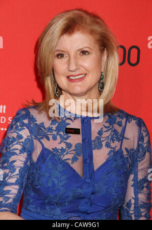 24. April 2012 - New York, New York, USA - ARIANNA HUFFINGTON besucht das 2012 mal 100 Gala im Time Warner Center am Columbus Circle statt. (Bild Kredit: Nancy Kaszerman/ZUMAPRESS.com ©) Stockfoto