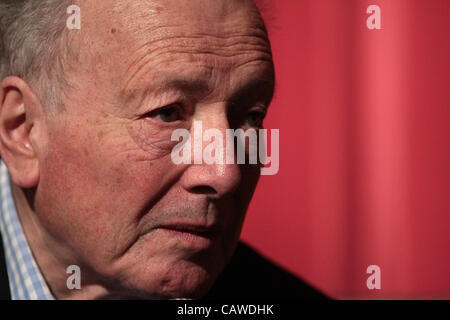 Mittwoch, 25. April 2012 Film Regisseur Robin Hardy bei der Premiere von "The Wicker Tree', eine Fortsetzung zu The Wicker Man, das er auch leitete Stockfoto