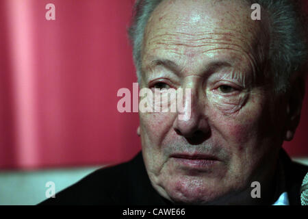 25. April 2012 - London, London, Vereinigtes Königreich - Film Regisseur Robin Hardy bei der Premiere des Baumes Wicker, einem Sequal zu The Wicker Man im Kino Prinz Charles in London. (Bild Kredit: Theodore Liasi/ZUMAPRESS.com ©) Stockfoto