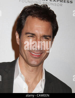 25. April 2012 - New York, New York, US - Schauspieler ERIC MCCORMACK besucht die New Yorker Premiere von "Knife Fight" während der 2012 Tribeca Film Festival in TPAC statt. (Bild Kredit: Nancy Kaszerman/ZUMAPRESS.com ©) Stockfoto