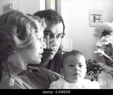 ROGER VADIM mit Jane Fonda und Tochter Vanessa Vadim 1969 kurz darauf sie zurück nach Malibu aus St. Tropez.Supplied von Fotos inc. zog (Credit-Bild: © geliefert von Globe Fotos Inc/Globe Photos/ZUMAPRESS.com) Stockfoto